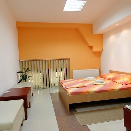Hostel Paparazzo & Apartmens Kikinda Pokój zdjęcie