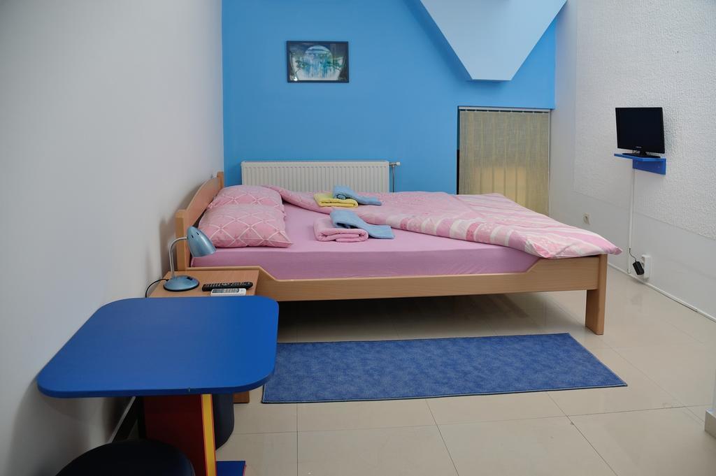 Hostel Paparazzo & Apartmens Kikinda Pokój zdjęcie