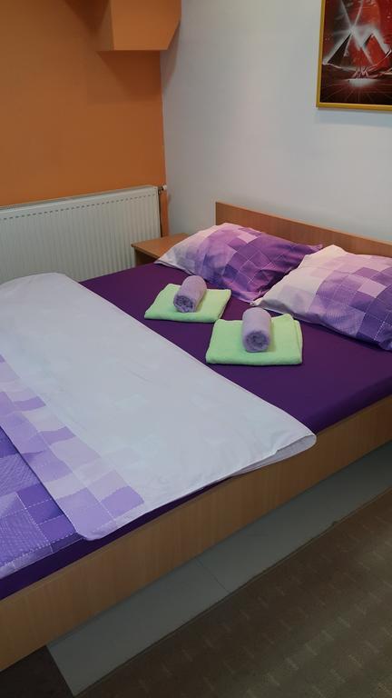 Hostel Paparazzo & Apartmens Kikinda Zewnętrze zdjęcie