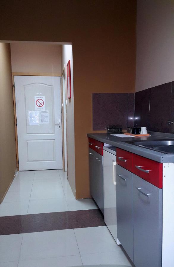 Hostel Paparazzo & Apartmens Kikinda Zewnętrze zdjęcie